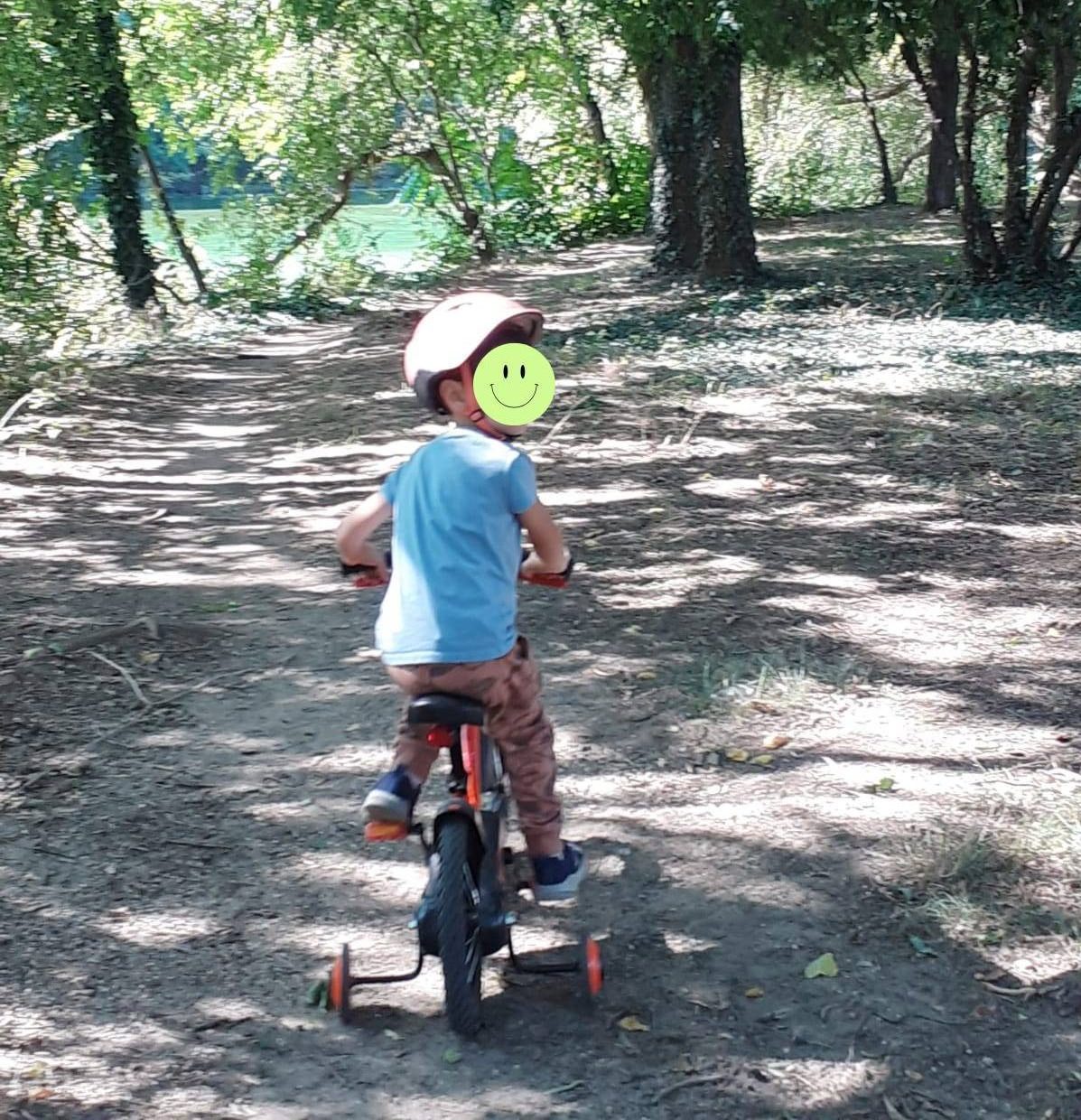 Sprijin pentru Claudiu: Fundația DMS susține terapia și integrarea socială a unui băiețel cu autism atipic și ADHD